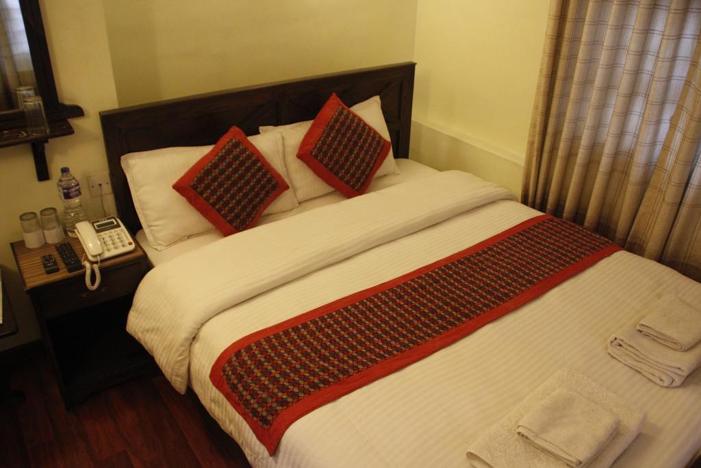 Hotel Peace N Park Kathmandu Ngoại thất bức ảnh