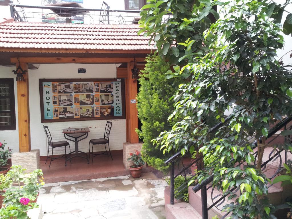 Hotel Peace N Park Kathmandu Ngoại thất bức ảnh